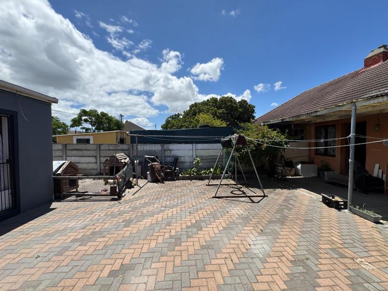 4 Bedroom Property for Sale in Athlone Western Cape